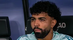 Gabigol no banco de reservas do Cruzeiro.
