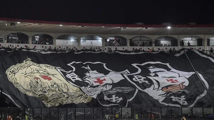 Torcida do Vasco fazendo a festa em São Januário. Foto: Thiago Ribeiro/AGIF.