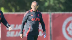 Ramon Díaz, técnico do Internacional em treino no CT Parque Gigante (Foto: Ricardo Duarte/SCI)