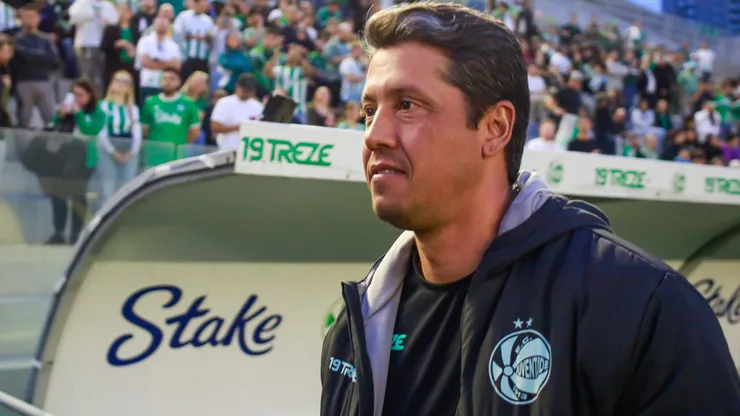 Thiago Carpini técnico do Juventude durante partida contra o Internacional - Foto: Luiz Erbes/AGIF