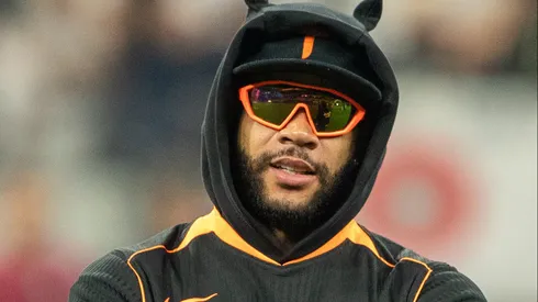 Memphis Depay pode sair em caso de proposta boa ao Corinthians.