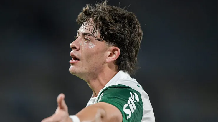 Agustín Giay teve seu contrato renovado no Palmeiras até o fim de 2030
