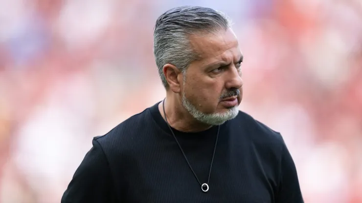 Jose Boto diretor de futebol do Flamengo durante partida contra o Gremio no estadio Maracana pelo campeonato Brasileiro A 2025. Foto: Jorge Rodrigues/AGIF