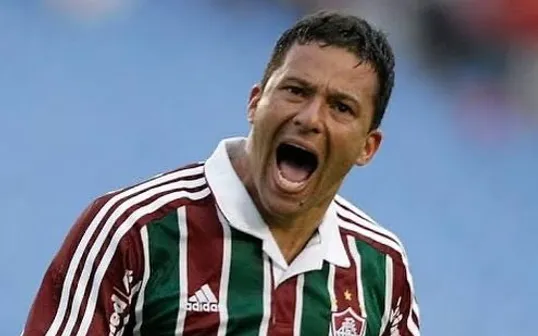Washington, craque do Fluminense brilhou com a camisa tricolor nas temporadas 2008-2008- 2010. Divulgação: Redes sociais/assefebsb; w9coracaovalente