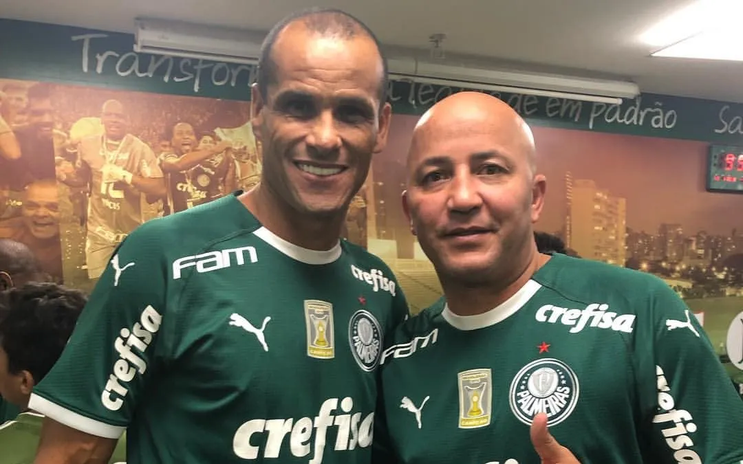 Alex Mineiro e Rivaldo, com a camisa do Verdão . Foto: Divulgação redes sociais/alexmineiro9
