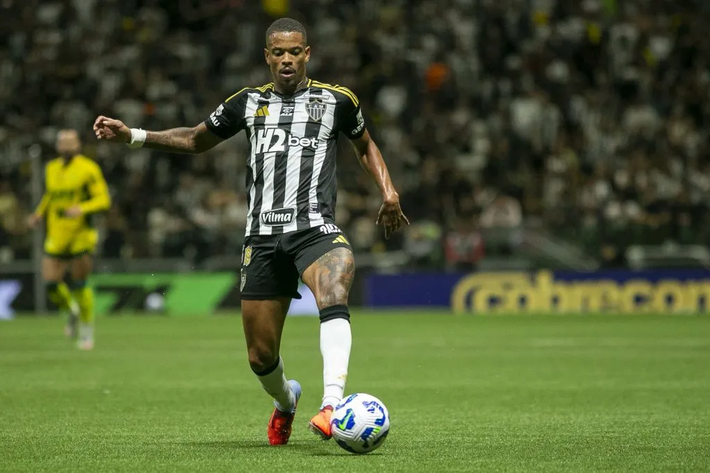 MG – BELO HORIZONTE – 27/09/2025 – BRASILEIRO A 2025, ATLETICO-MG X MIRASSOL – Caio Paulista jogador do Atletico-MG durante partida contra o Mirassol no estadio Arena MRV pelo campeonato Brasileiro A 2025. Foto: Fernando Moreno/AGIF