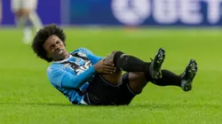 Willian se lesionou no Grêmio.