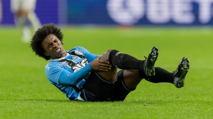 Willian se lesionou no Grêmio.