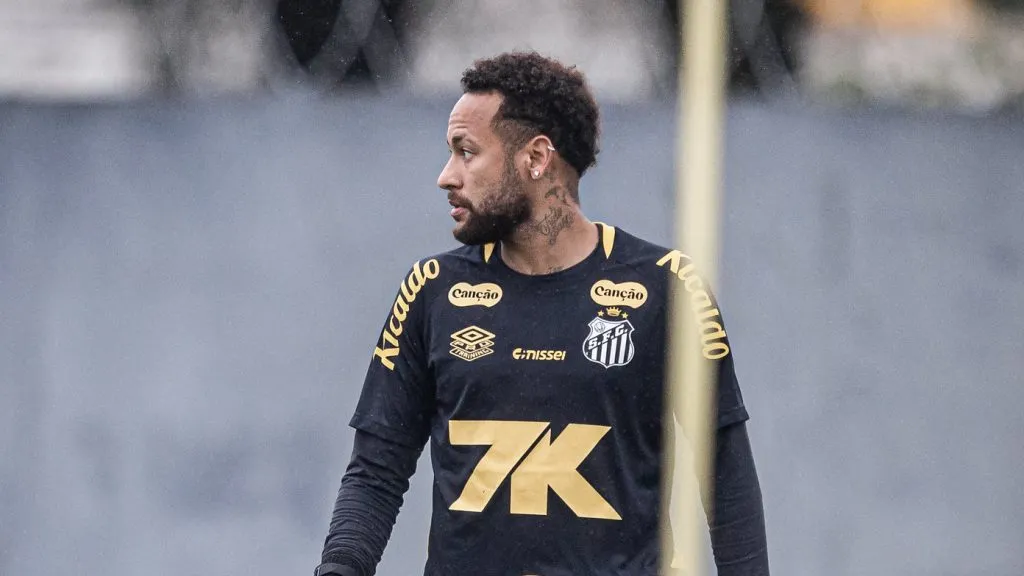 Neymar vem recebendo sondagens, mas prioriza permanência no Santos – Fotos: Raul Baretta/ Santos FC.