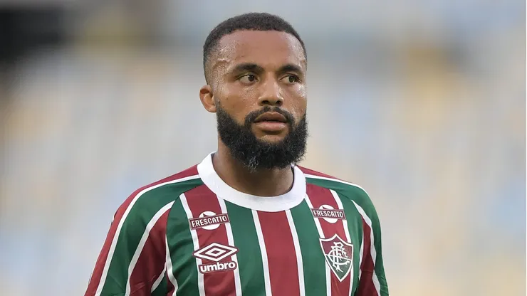 RJ - RIO DE JANEIRO - 28/09/2025 - BRASILEIRO A 2025, FLUMINENSE X BOTAFOGO - Samuel Xavier jogador do Fluminense durante partida contra o Botafogo no estadio Maracana pelo campeonato Brasileiro A 2025.