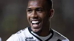 Rayan jogador do Vasco comemora seu gol durante partida contra o Cruzeiro no estadio Sao Januario pelo campeonato Brasileiro A 2025. Foto: Jorge Rodrigues/AGIF