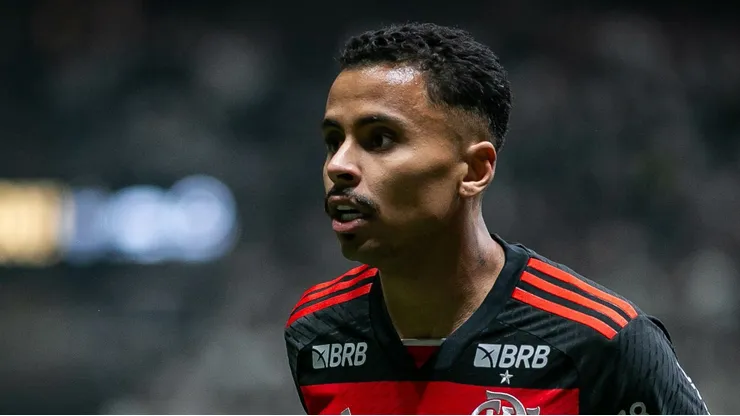 Allan durante jogo contra o Galo na Arena MRV.