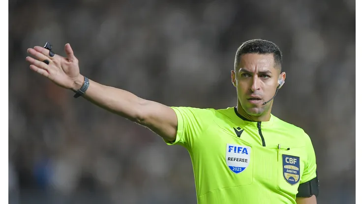 Rodrigo Pereira de Lima durante partida do Campeonato Brasileiro - Foto: Thiago Ribeiro/AGIF
