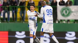 Depois de vencer o clássico contra a Chapecoense, o Avaí perdeu em casa para o Coritiba