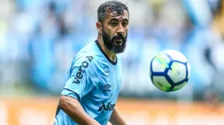 Douglas, meia-atacante do Grêmio em partida pelo campeonato brasileiro