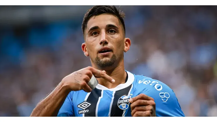 Kike Olivera desfalca Grêmio amanhã contra o Santos - Foto: Maxi Franzoi/AGIF