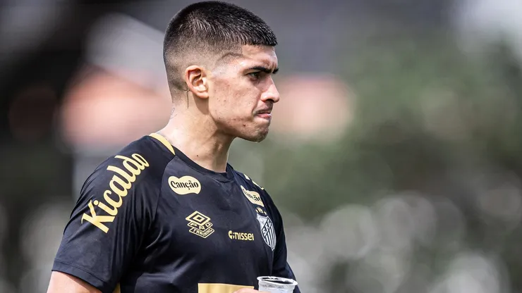 Defensor foi contratado na última janela - Foto: Raul Baretta/Santos FC.