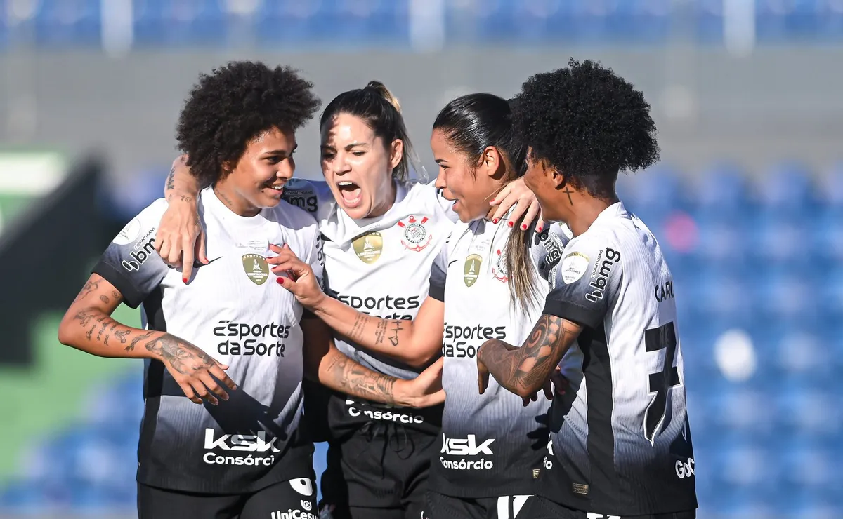 Corinthians treina para a estreia da Libertadores Feminina 2025