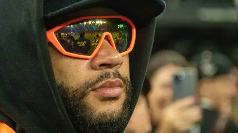 Memphis Depay antes de partida entre Corinthians e Flamengo, na Neo Química Arena, pelo Brasileirão.