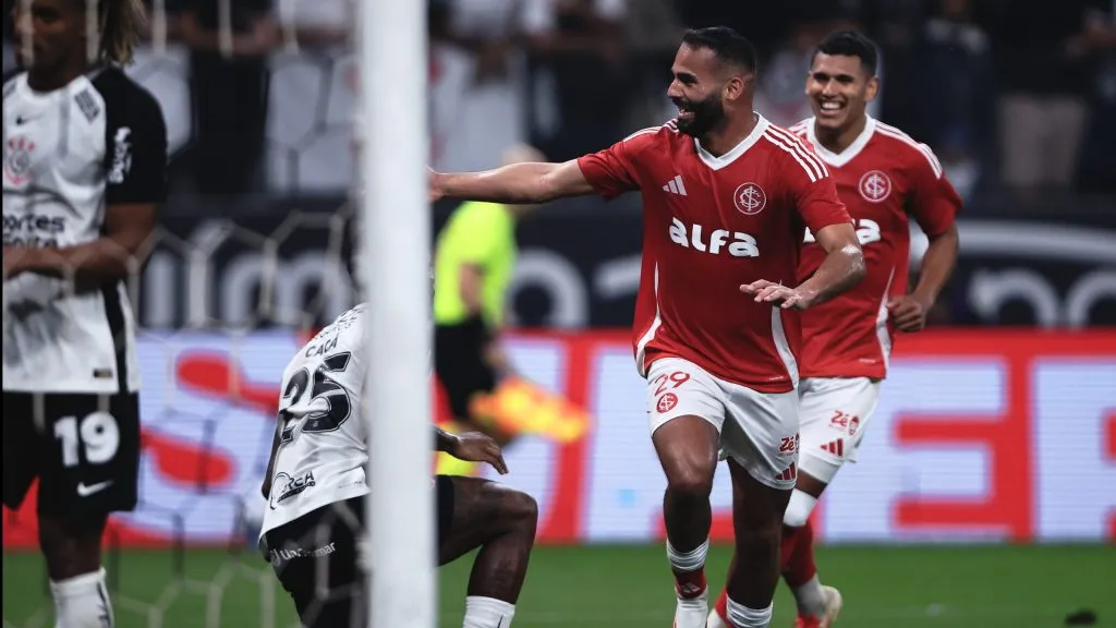 Thiago Maia comemorando gol. Foto: Ettore Chiereguini/AGIF