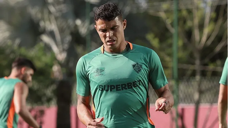 Thiago Silva trabalha no CT Carlos Castilho