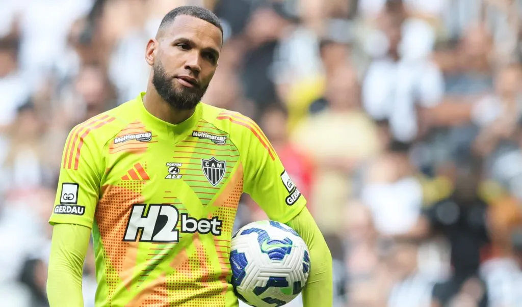 Everson durante partida entre Atlético-MG x Santos – Foto: Gilson Lobo/AGIF