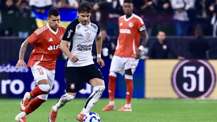 Internacional x Corinthians se enfrentam pelo Campeonato Brasileiro A 2025. Foto: Marcello Zambrana/AGIF