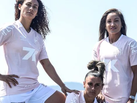 Santos e Umbro apresentam nova camisa para o Outubro Rosa