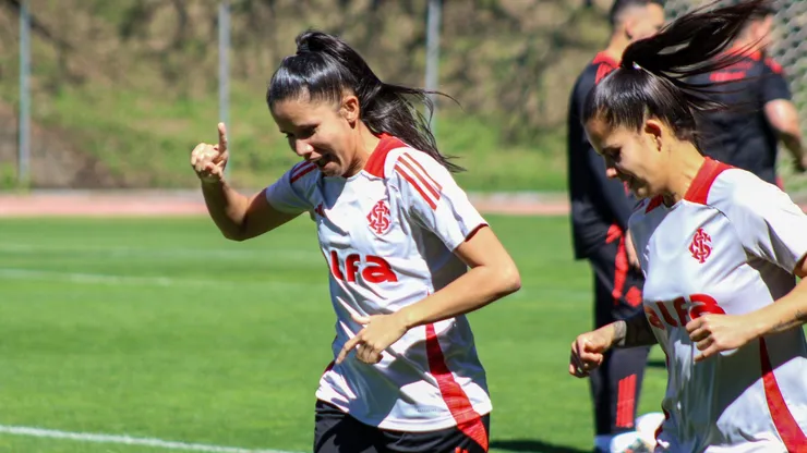 Internacional se prepara para a penúltima rodada do estadual - Foto: Lara Vantzen / Internacional