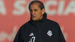 Ramón Díaz conduzindo o treinamento do Internacional - Foto Ricardo Duarte/SCI