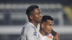 Morelos durante jogo do Peixe na Vila.