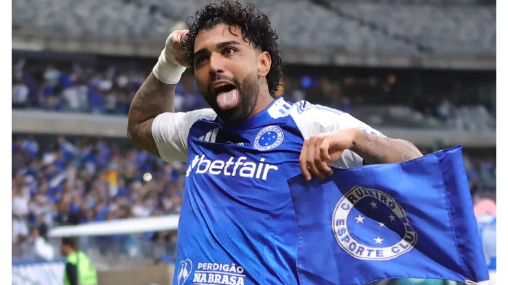 Gabigol comemorando pelo Cruzeiro em partida válida pelo Campeonato Brasileiro - Foto: Gilson Lobo/AGIF