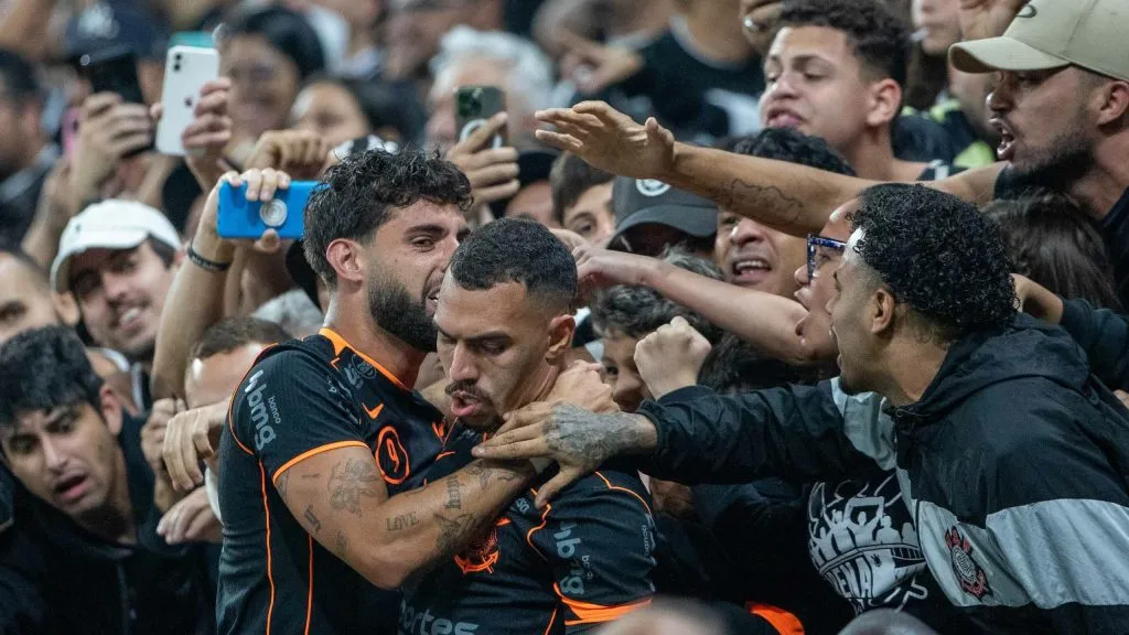 SP – SAO PAULO – 28/09/2025 – BRASILEIRO A 2025, CORINTHIANS X FLAMENGO -YURI ALBERTO jogador do Corinthians comemora seu gol durante partida contra o Flamengo no estadio Arena Corinthians pelo campeonato Brasileiro A 2025. Foto: Joisel Amaral/AGIF