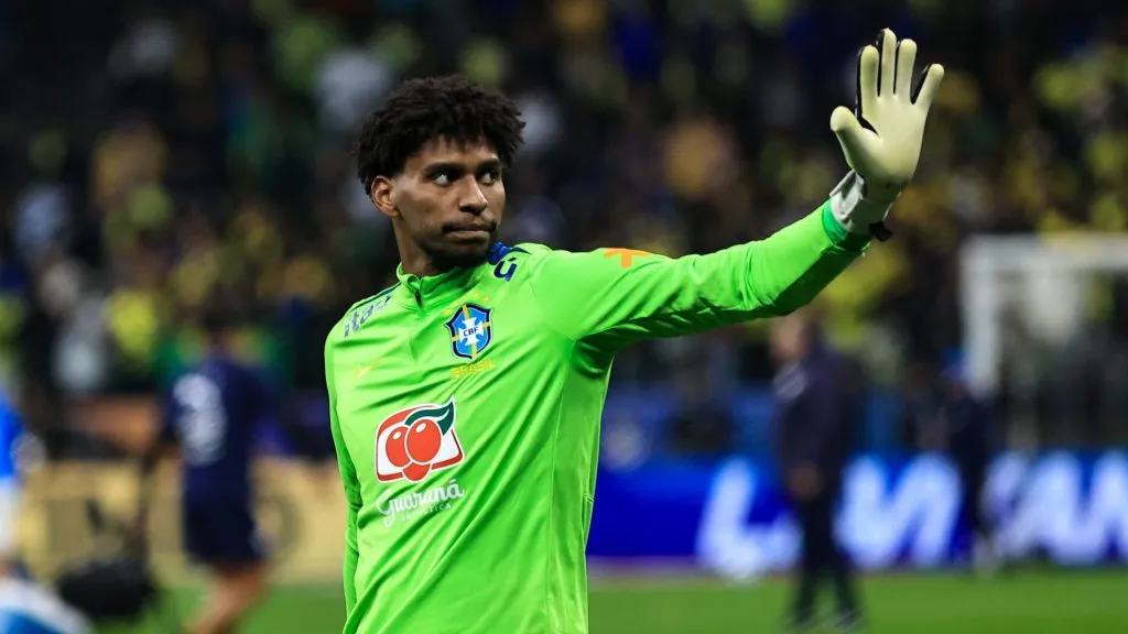 Hugo Souza vem sendo constantemente convocado pela Seleção Brasileira - Foto: Fabio Giannelli/AGIF.