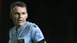 Árbitro Paulo Cezar Zanovelli quase expulsou Mano Menezes em Santos x Grêmio no 1º tempo