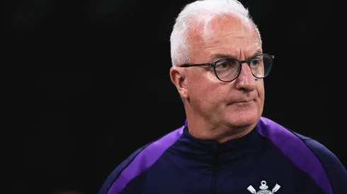 Dorival Júnior não segurou a revolta e foi até expulso - Foto: Ettore Chiereguini/AGIF