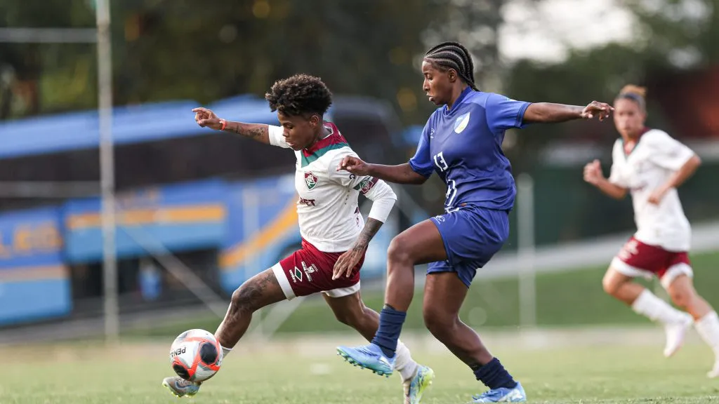 Jogadoras do Fluminense e Heips em duelo do Carioca Feminino 2025