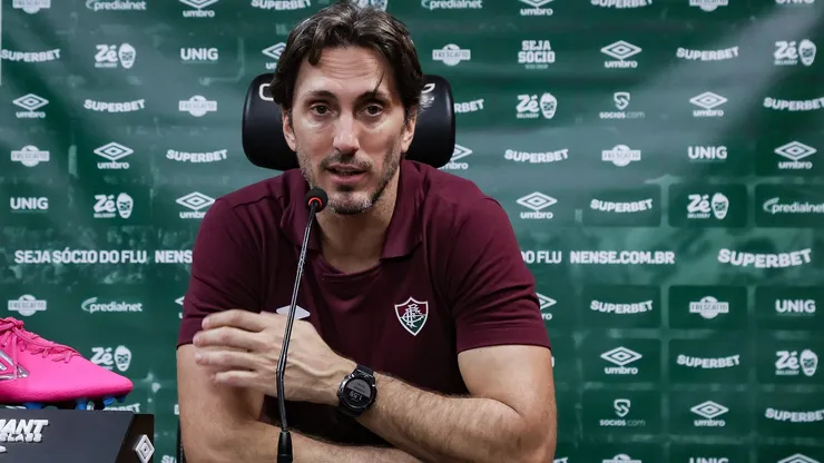 Zubeldía chegou e logo foi avisado de que a torcida quer John Kennedy no time - FOTO: MARCELO GONÇALVES / FLUMINENSE F.C.