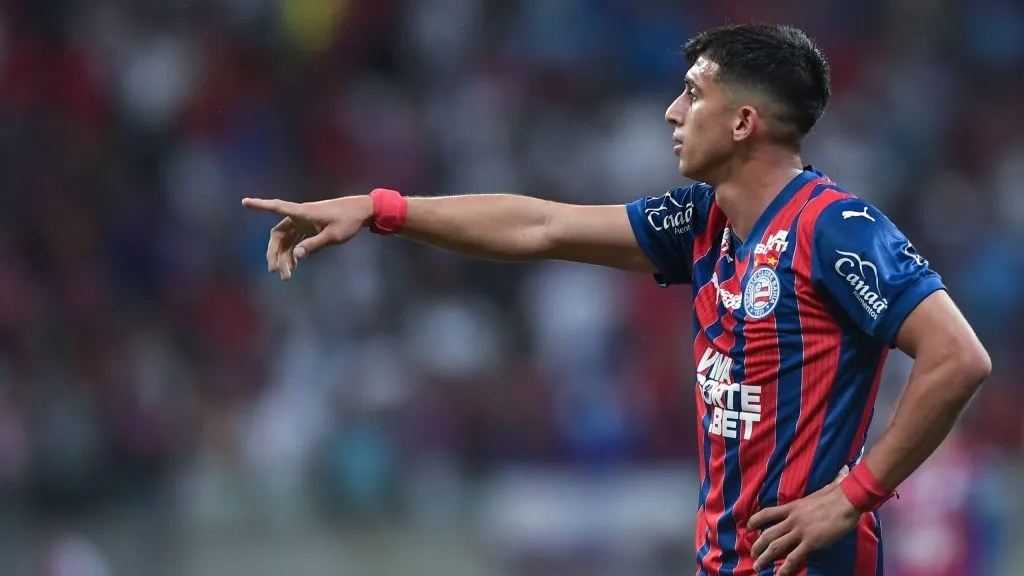 Nestor aponta que Sanabria não merecia ser expulso – Foto: Jhony Pinho/AGIF