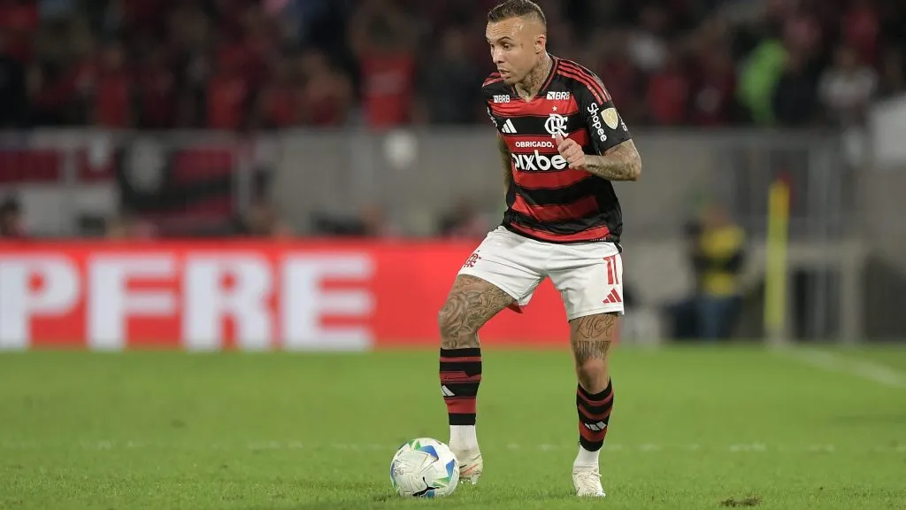 Everton Cebolinha jogador do Flamengo durante partida contra o Internacional no estadio Maracana pelo campeonato Copa Libertadores 2025. Foto: Thiago Ribeiro/AGIF