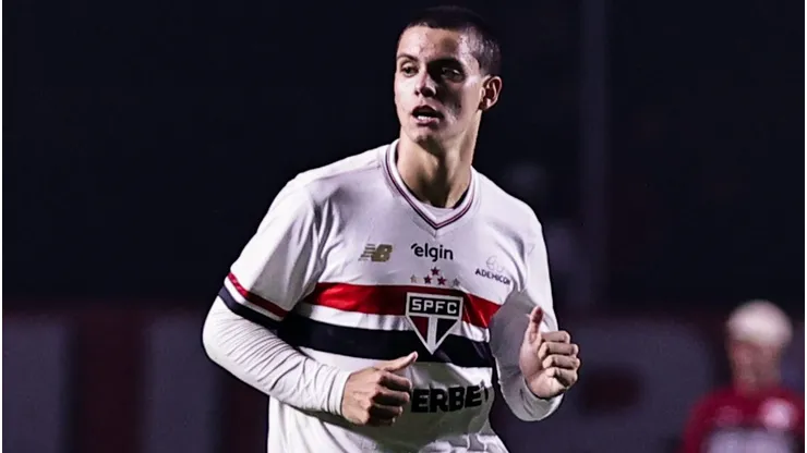 Lucca jogador do Sao Paulo durante partida contra o Gremio no estadio Morumbi pelo campeonato Brasileiro A 2025. Foto: Fabio Giannelli/AGIF