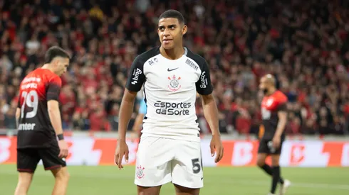 Gui Negao jogador do Corinthians comemora seu gol durante partida contra o Athletico-PR no estadio Arena da Baixada pelo campeonato Copa Do Brasil 2025. Foto: Giovani Baccin/AGIF