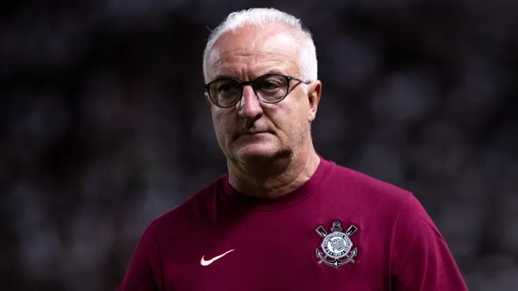 Dorival criticou a atuação do VAR na partida contra o Internacional. Foto: Rafael Vieira/AGIF