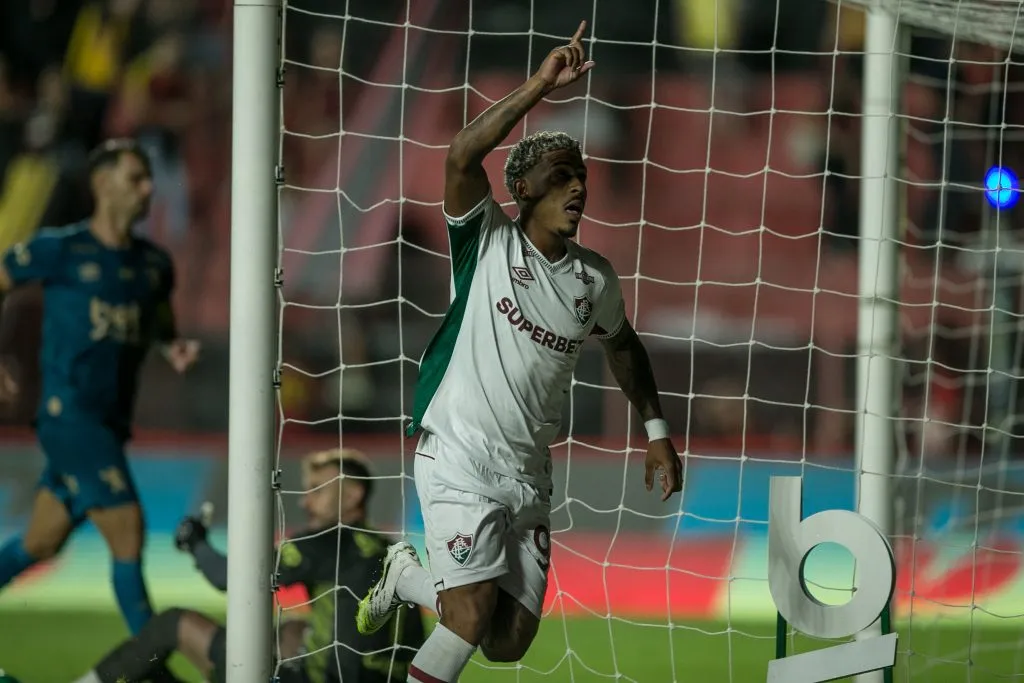 John Kennedy comemora seu gol pelo Fluminense. Foto: Marlon Costa/AGIF