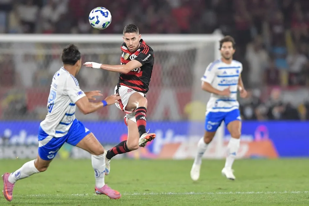 Jorginho, jogador do Flamengo, durante partida contra o Cruzeiro no estadio Maracana pelo campeonato Brasileiro A 2025. Foto: Thiago Ribeiro/AGIF