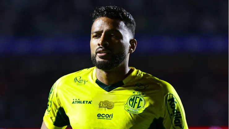 Reinaldo vai jogar diante do Internacional.