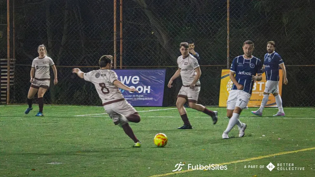 WE e ESSENCE travaram o duelo mais disputado da noite: Foto: Gabriel Reinehr/Better Collective