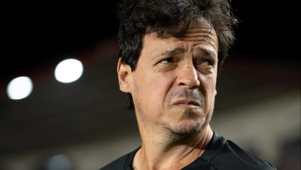 Fernando Diniz tecnico do Vasco durante partida contra o Cruzeiro no estadio Sao Januario pelo campeonato Brasileiro A 2025. Foto: Jorge Rodrigues/AGIF