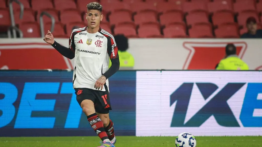 Jorge Carrascal fica de fora de convocação, mesmo se destacando no Flamengo – Foto: Maxi Franzoi/AGIF
