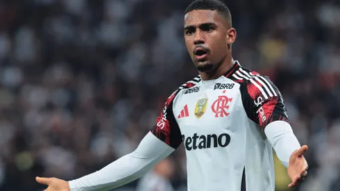 Samuel Lino jogador do Flamengo durante partida contra o Corinthians no estadio Arena Corinthians pelo campeonato Brasileiro A 2025. Foto: Ettore Chiereguini/AGIF
